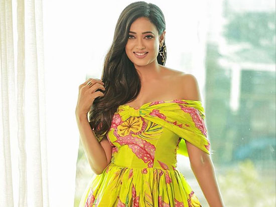 Beautiful Pics Of Shweta Tiwari In Floral Outfit